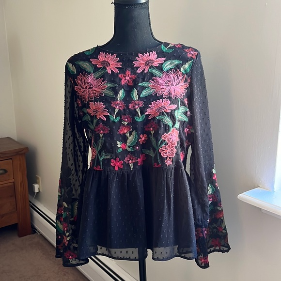 American Eagle Outfitters Tops - American Eagle black babydoll blouse with floral embroidery & sheer bell sleeves